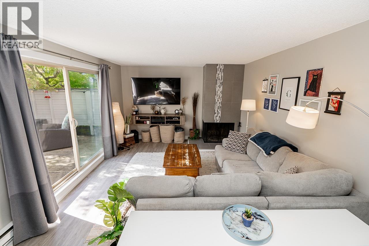 157 5421 10 Avenue Property Photo 8