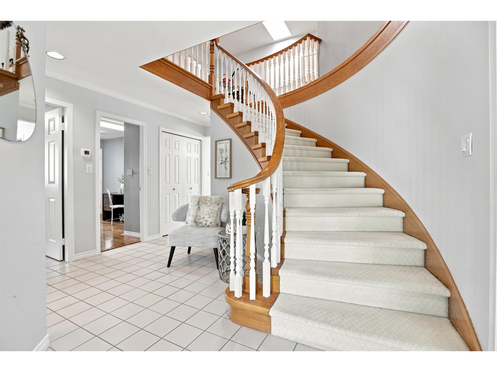 7842 108 Street Property Photo 4