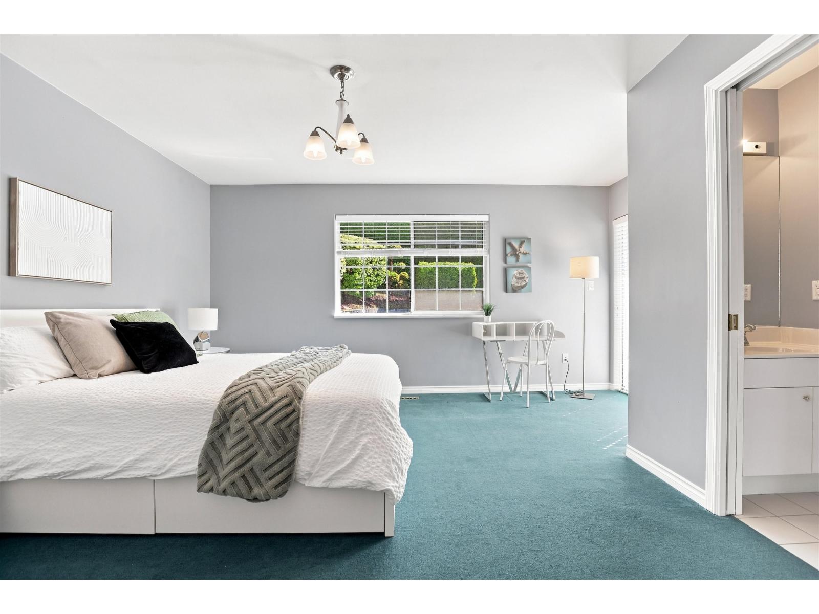 7842 108 Street Property Photo 13