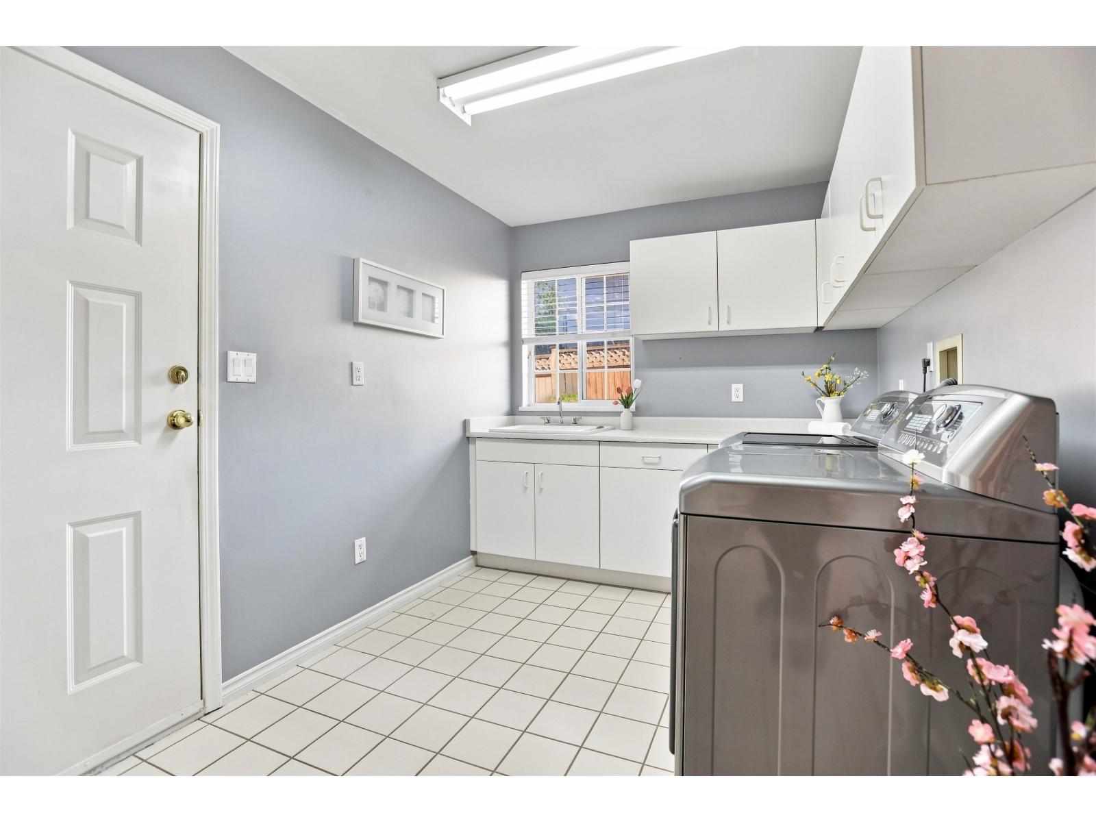 7842 108 Street Property Photo 15