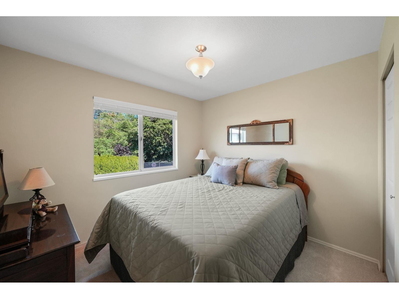 5742 190 Street Property Photo 17