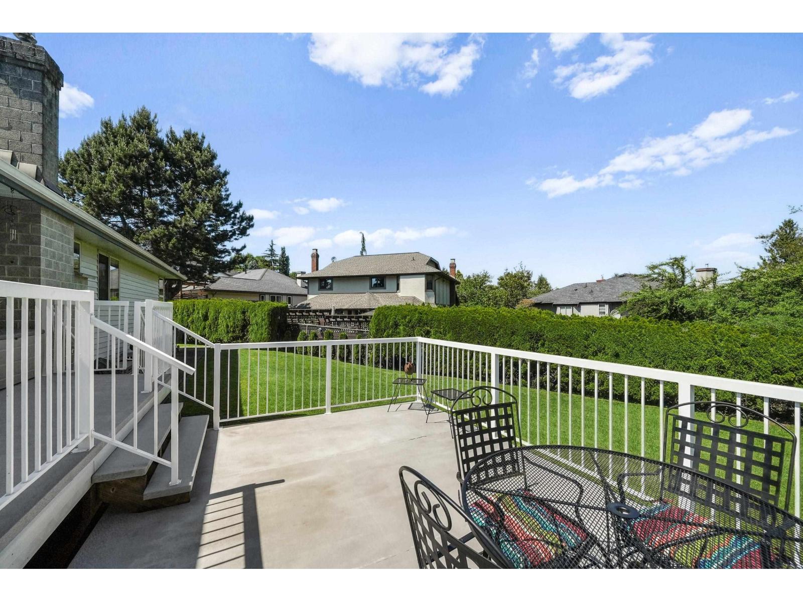 5742 190 Street Property Photo 22