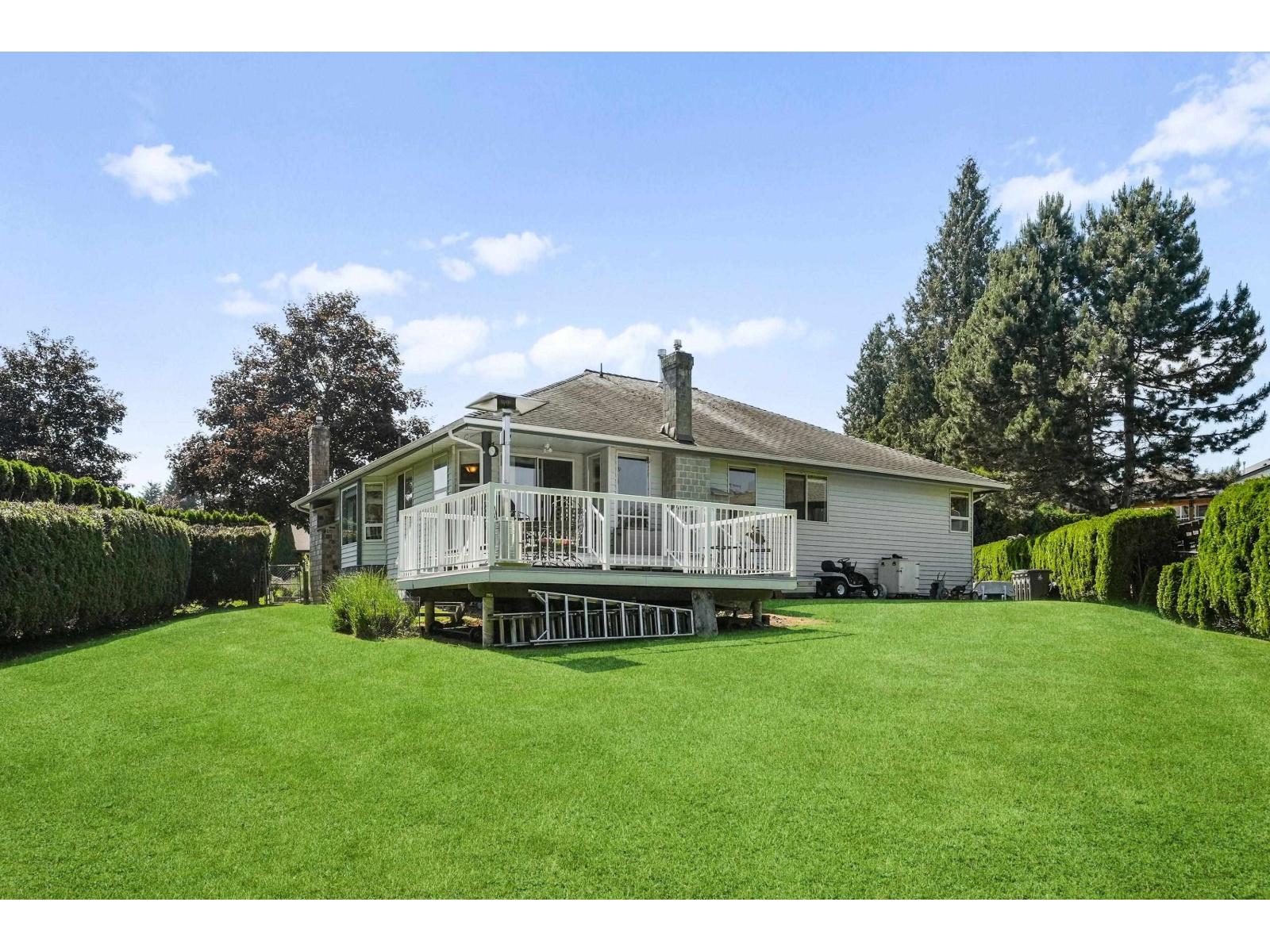 5742 190 Street Property Photo 23