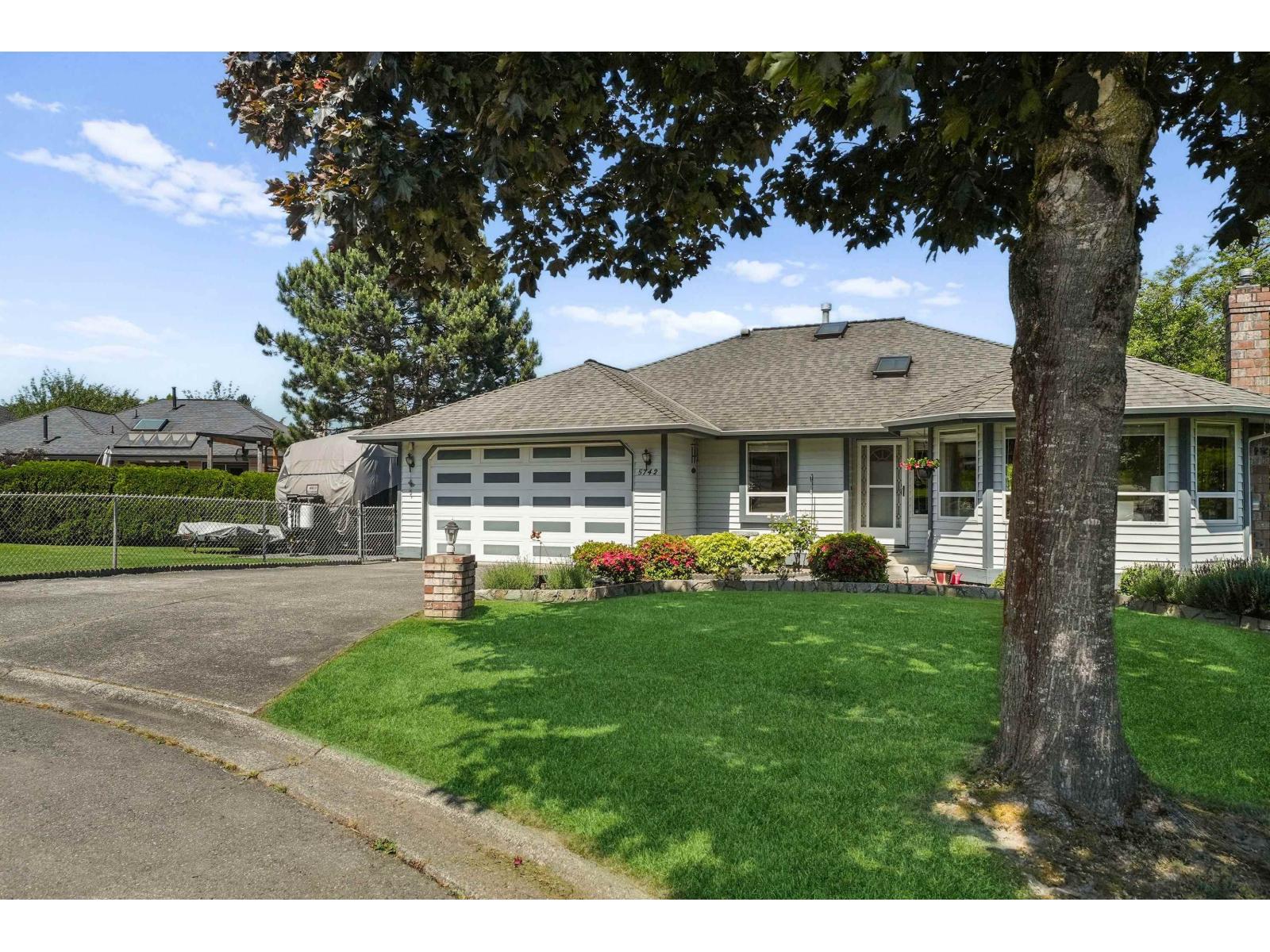 5742 190 Street Property Photo 25