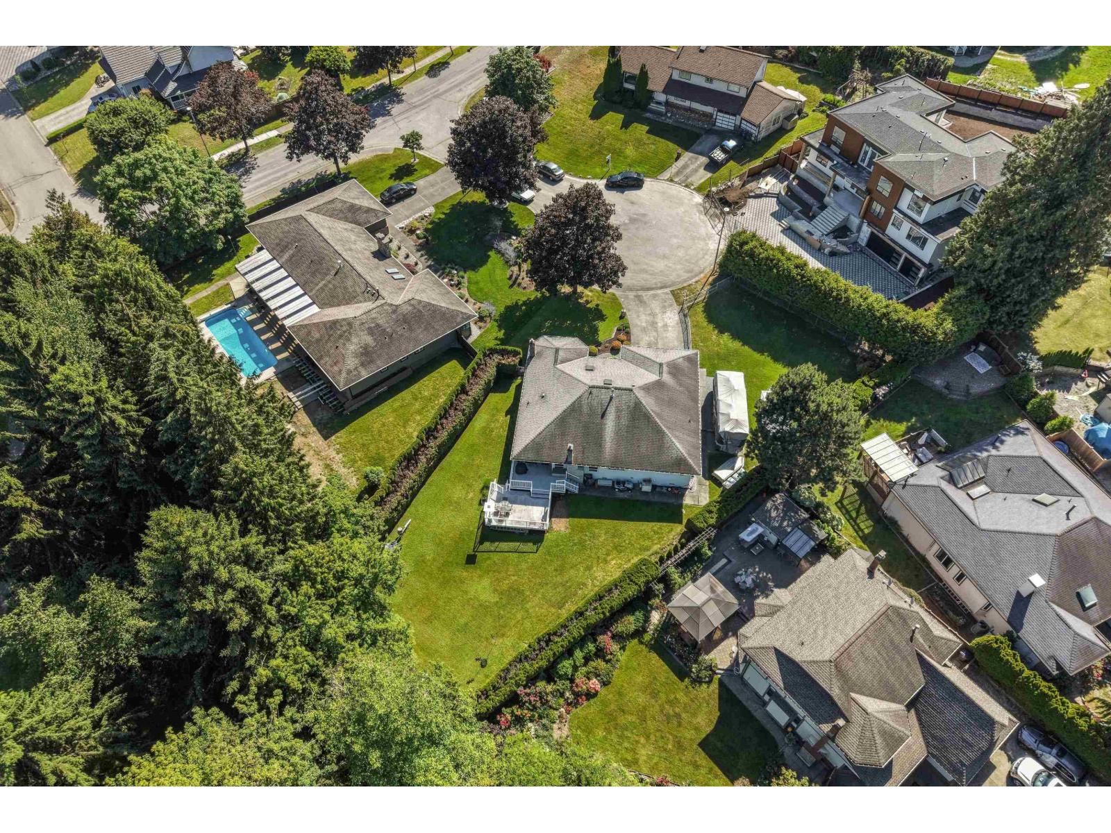 5742 190 Street Property Photo 29