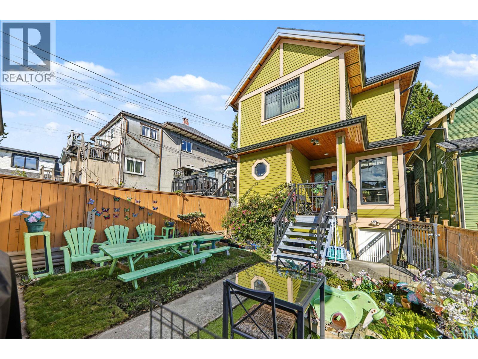 1124 E 12th Avenue Property Photo 7