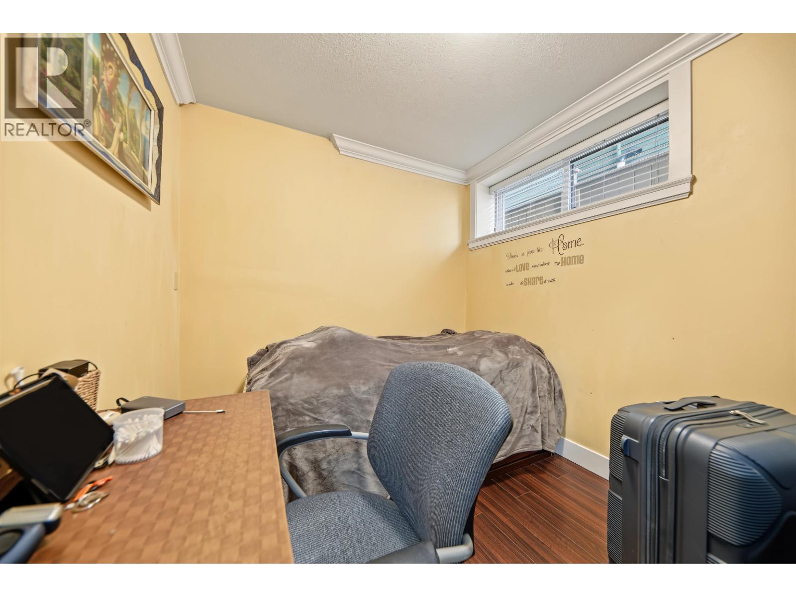 1124 E 12th Avenue Property Photo 10