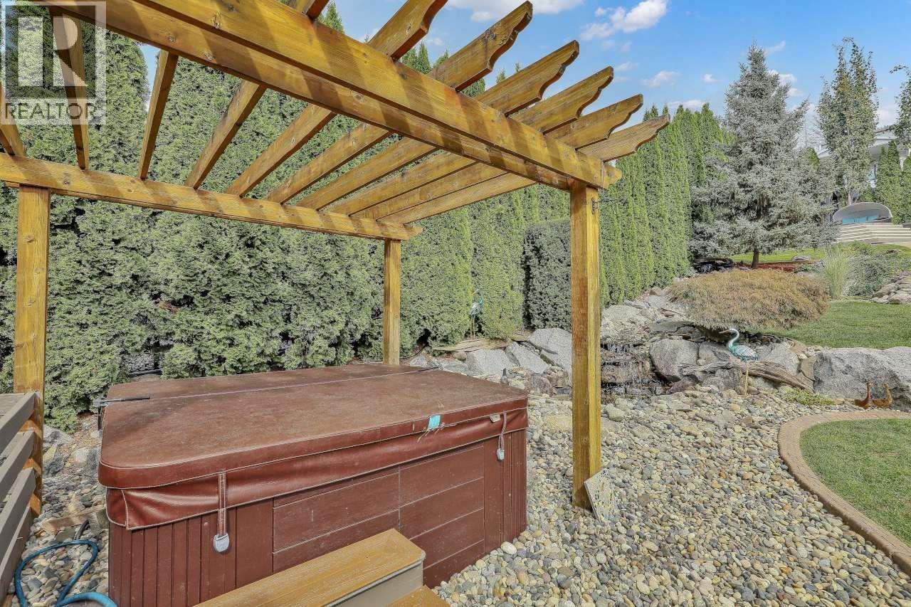 13422 235 Street Property Photo 38