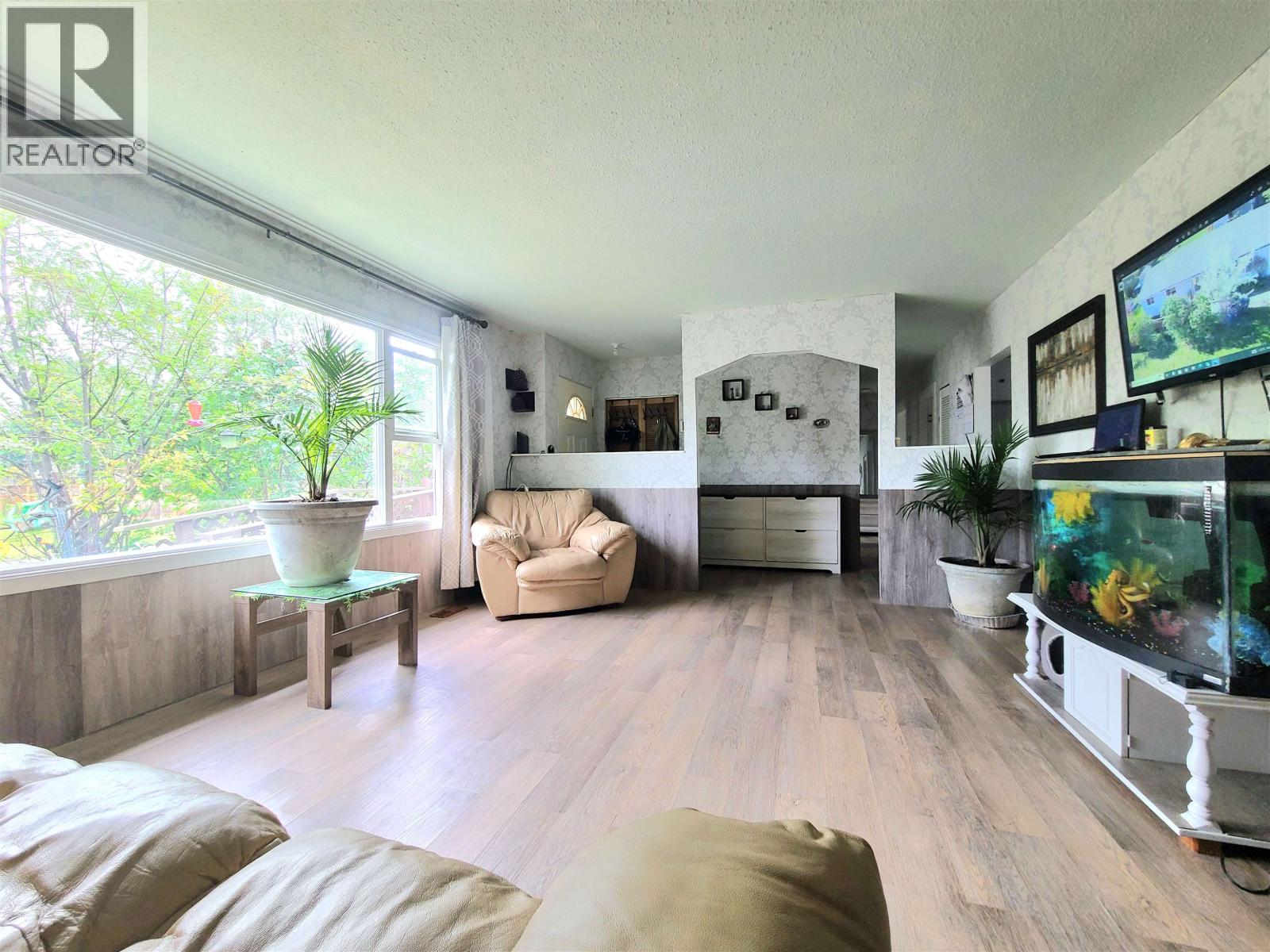 1385 Milburn Avenue Property Photo 3