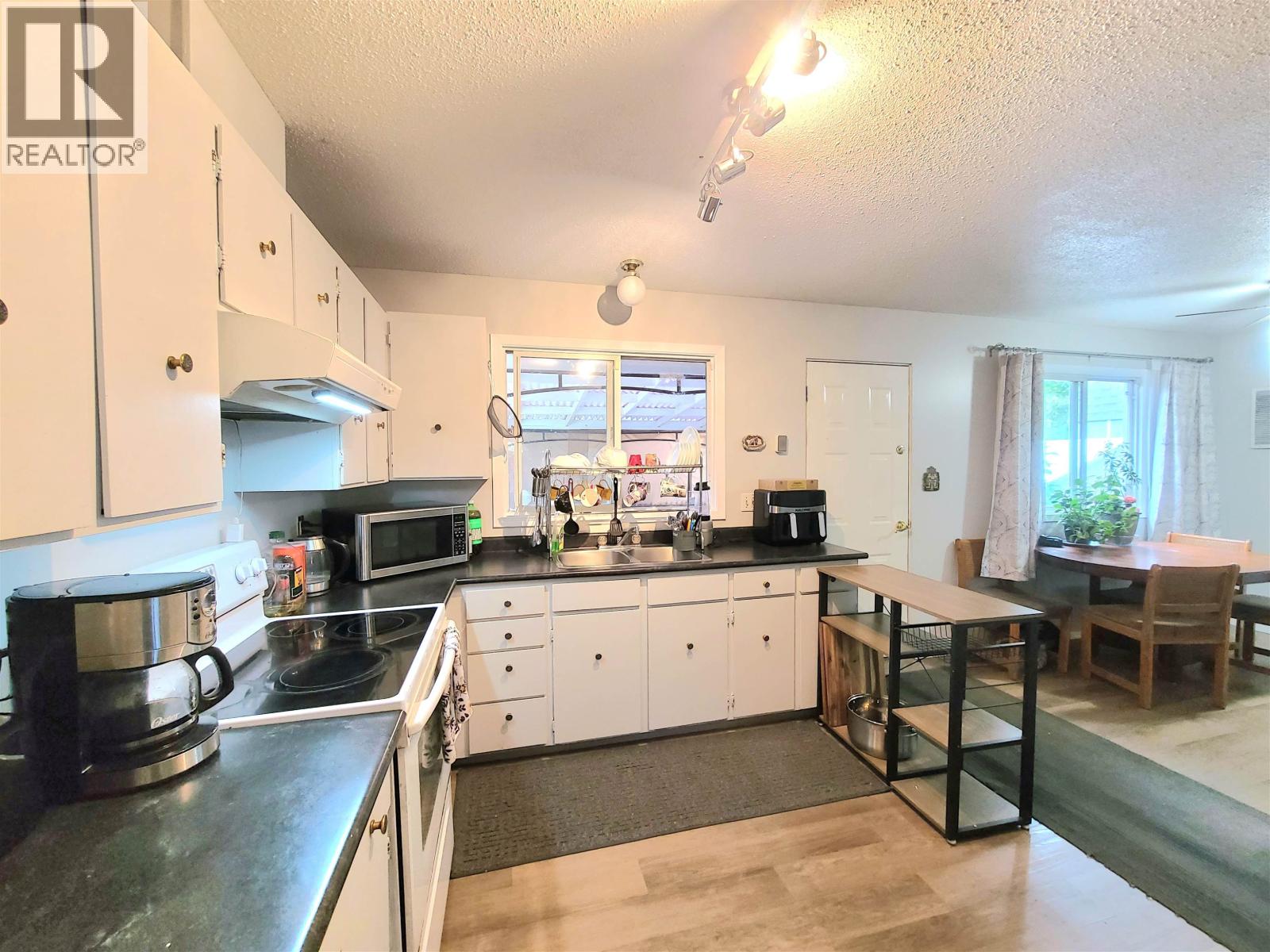 1385 Milburn Avenue Property Photo 9