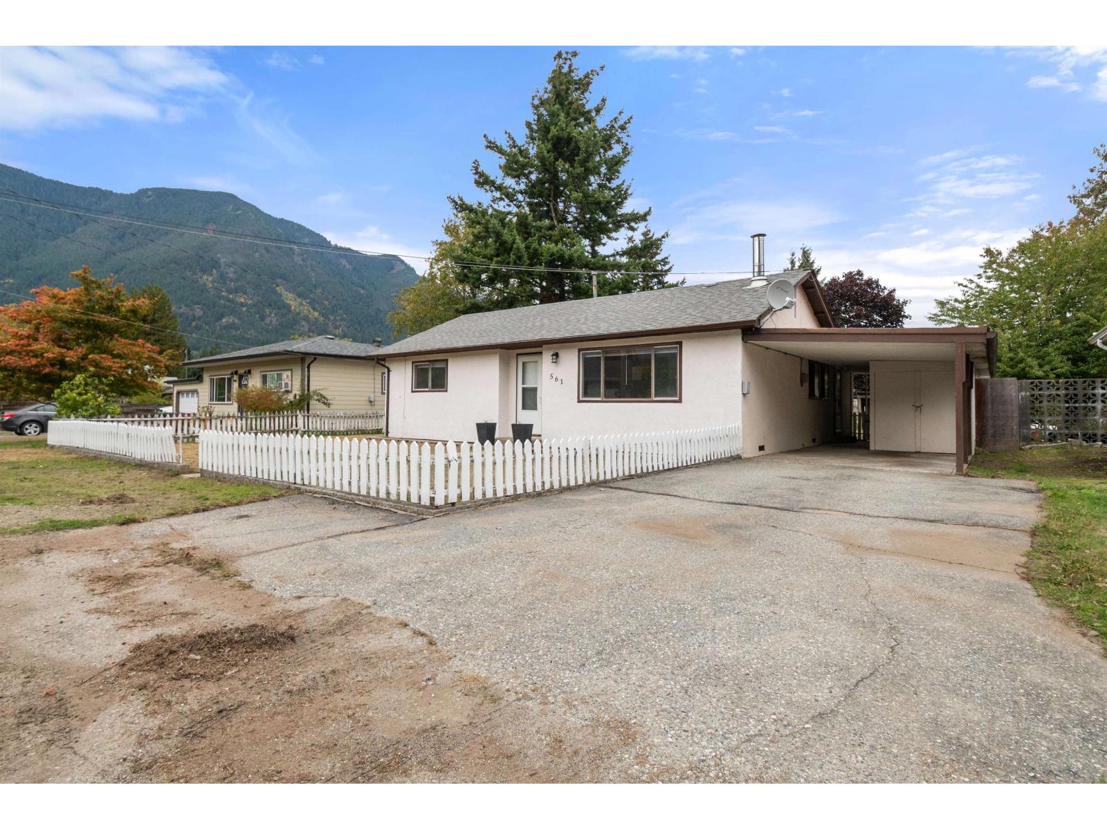 561 Thacker Avenue Property Photo 3