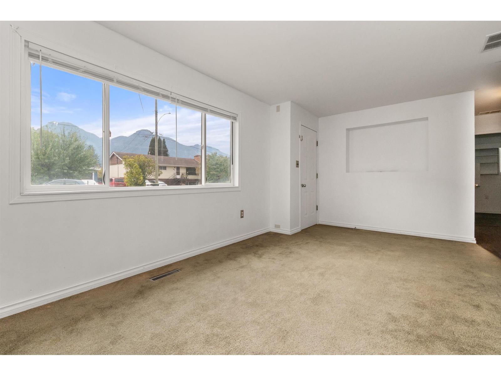 561 Thacker Avenue Property Photo 11