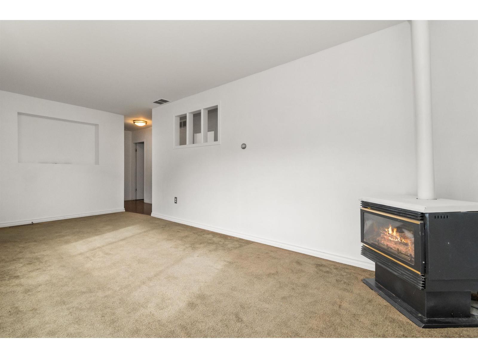 561 Thacker Avenue Property Photo 12
