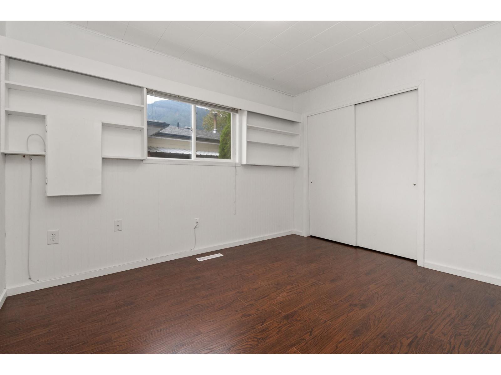 561 Thacker Avenue Property Photo 18