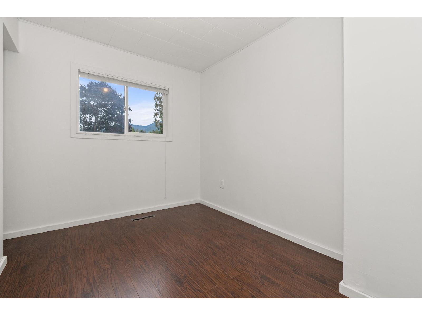 561 Thacker Avenue Property Photo 19