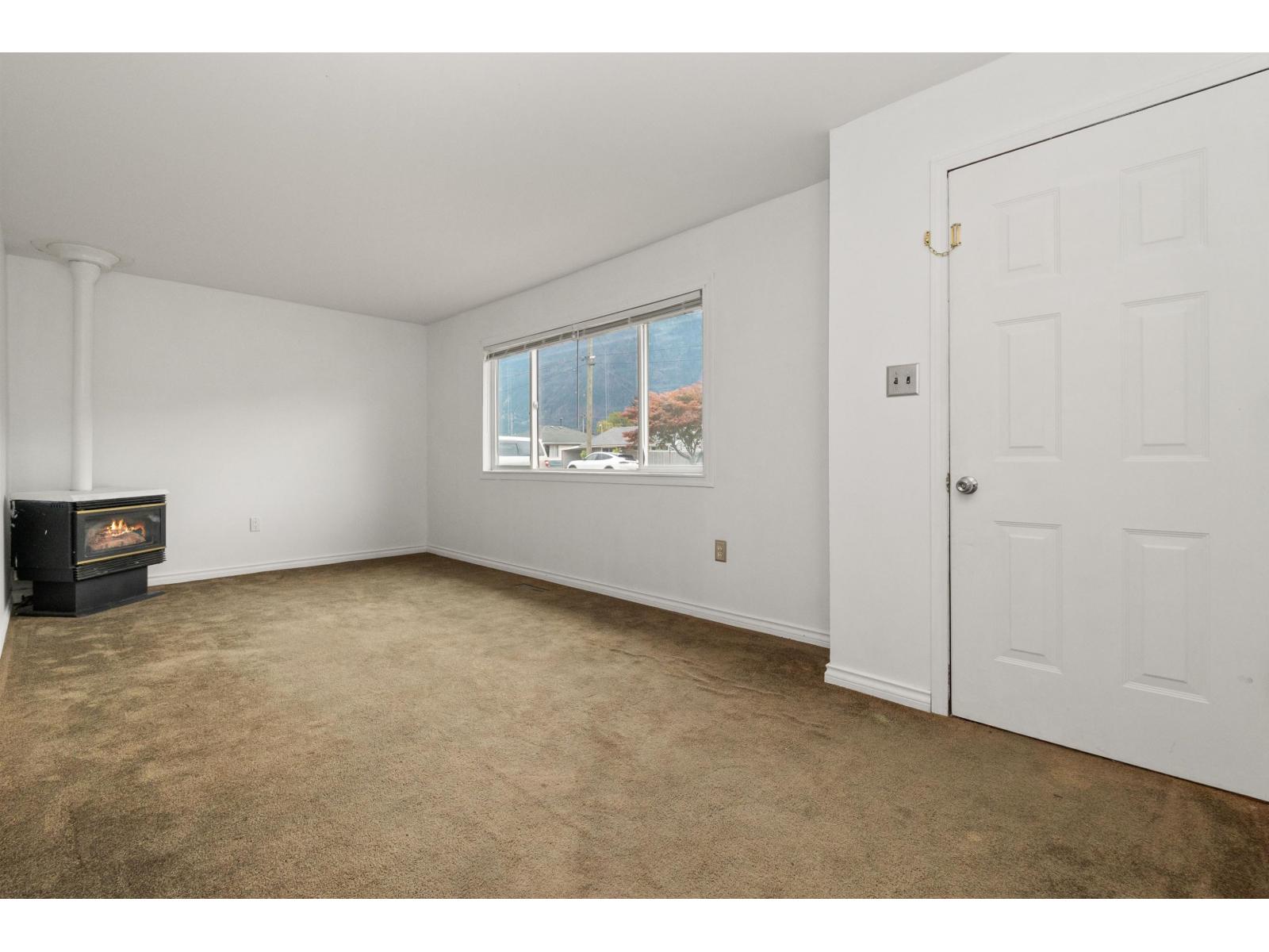 561 Thacker Avenue Property Photo 20