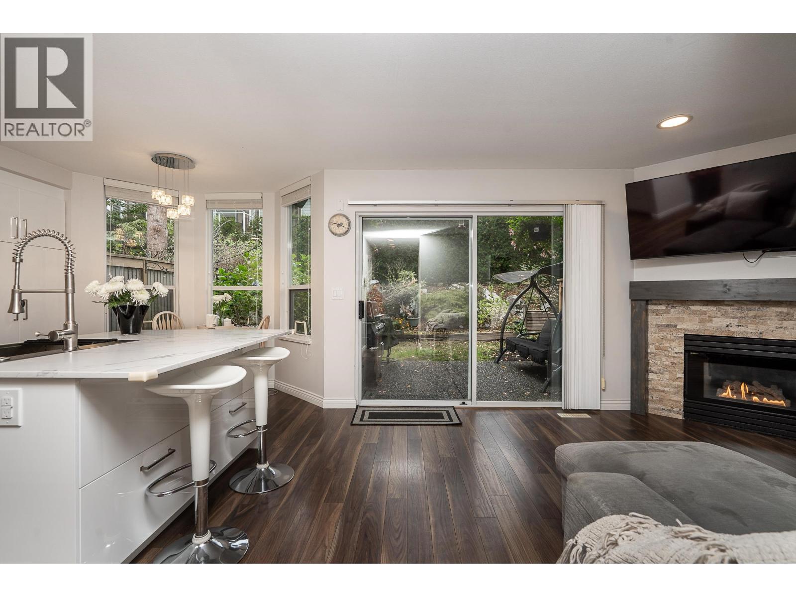 43 2990 Panorama Drive Property Photo 8