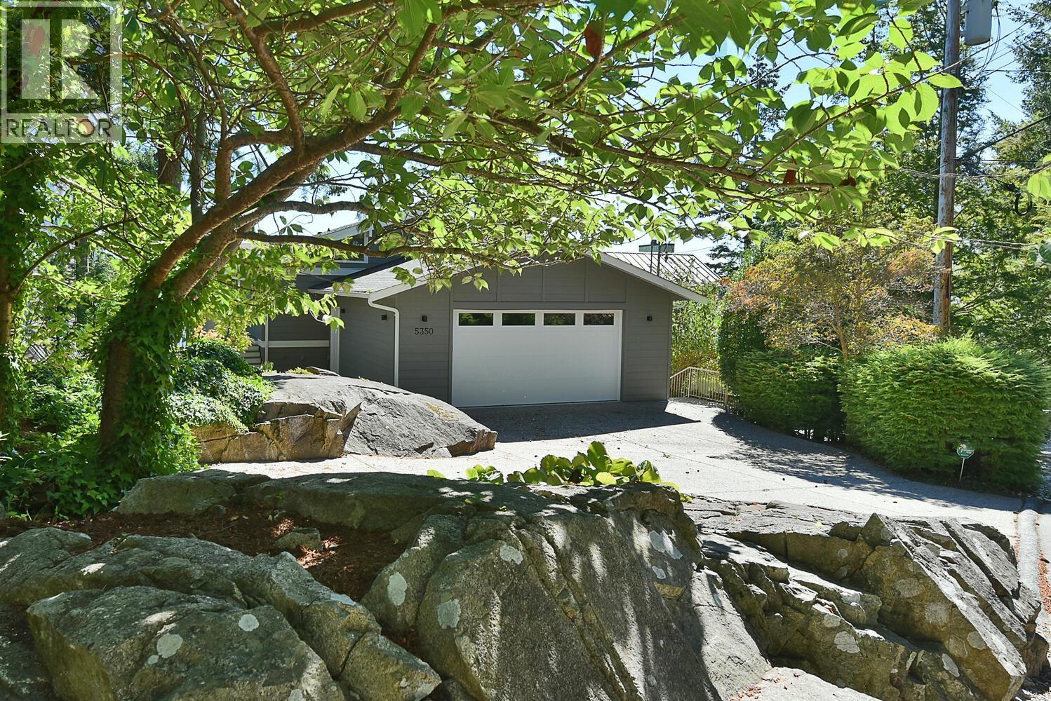 5350 Susan Way Property Photo 7