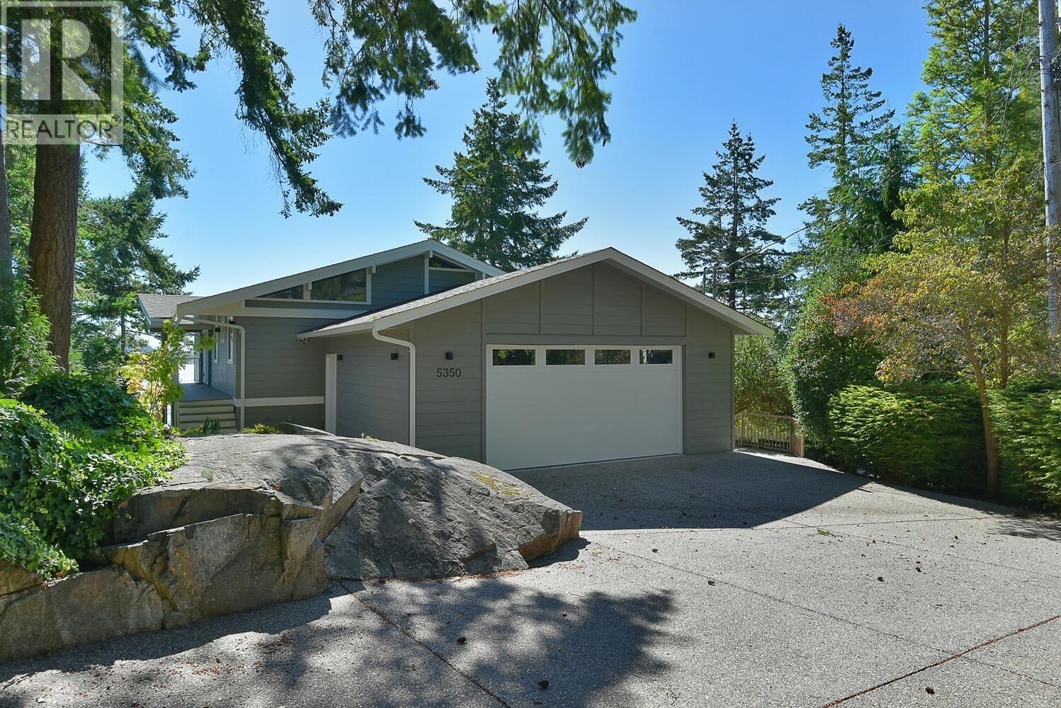 5350 Susan Way Property Photo 8