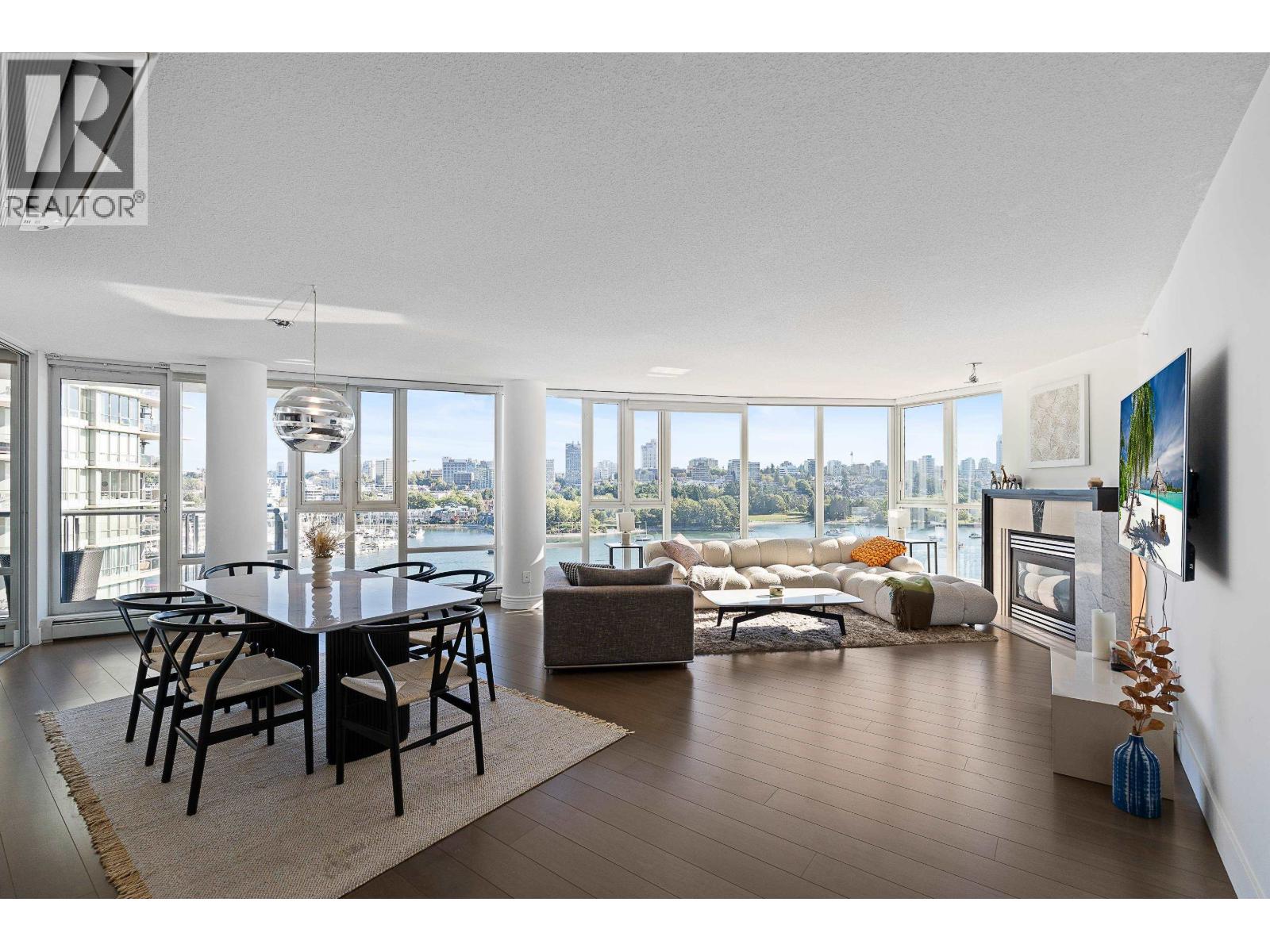 1202 1383 Marinaside Crescent Property Photo 1