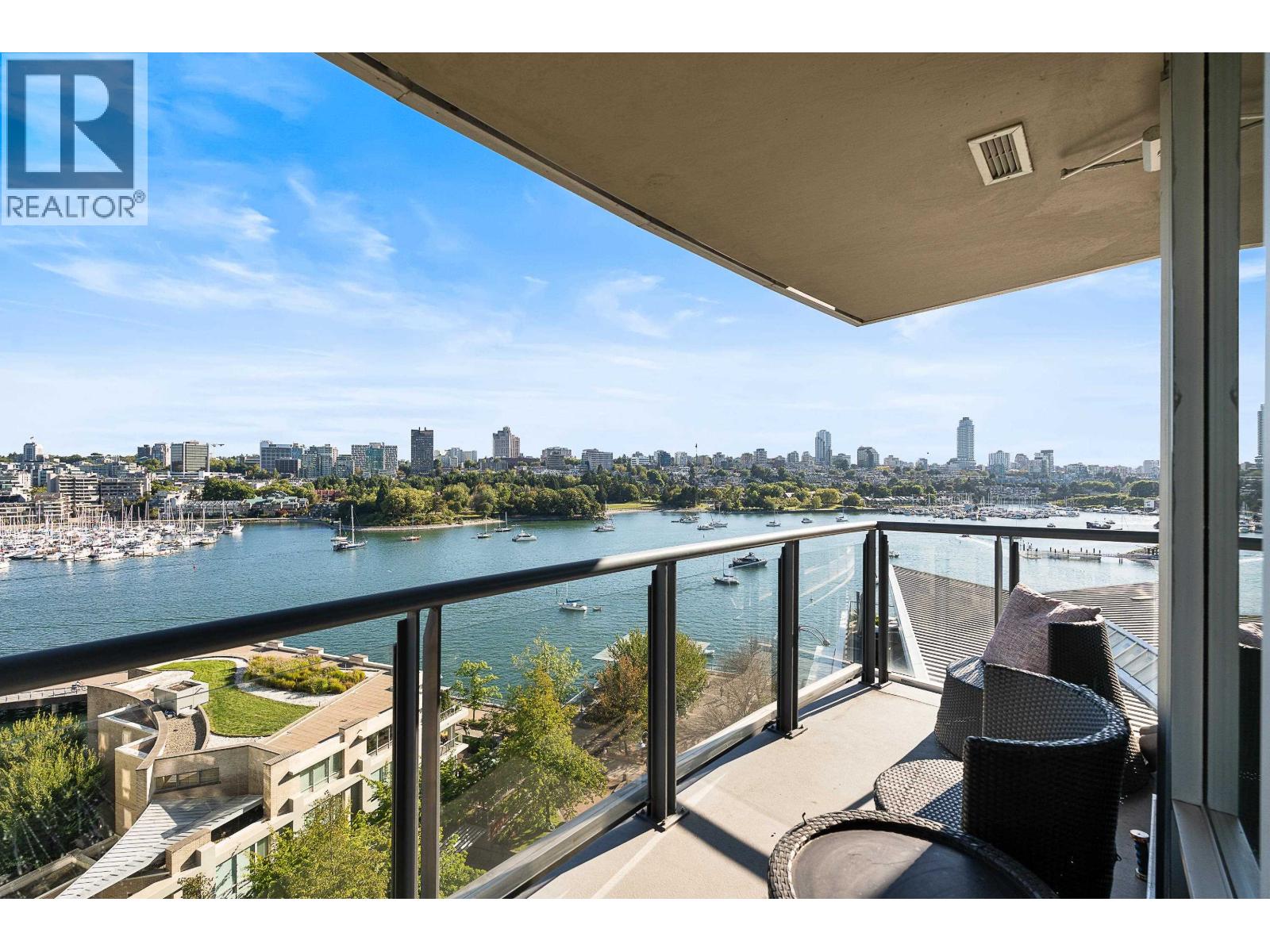 1202 1383 Marinaside Crescent Property Photo 3