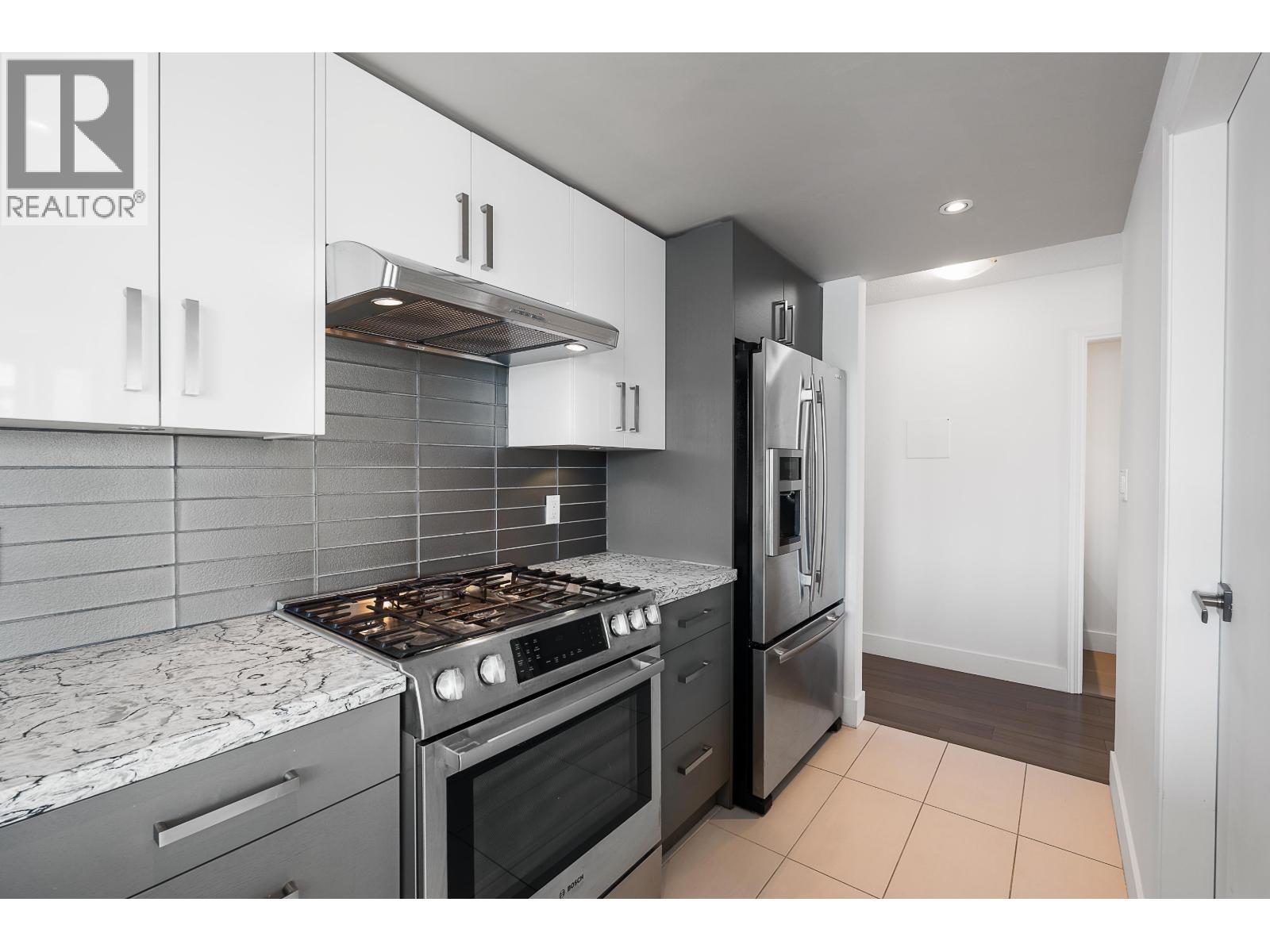 1202 1383 Marinaside Crescent Property Photo 10