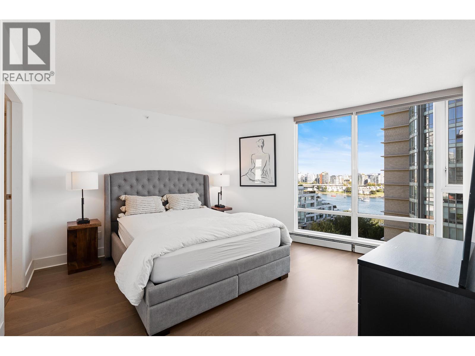 1202 1383 Marinaside Crescent Property Photo 12