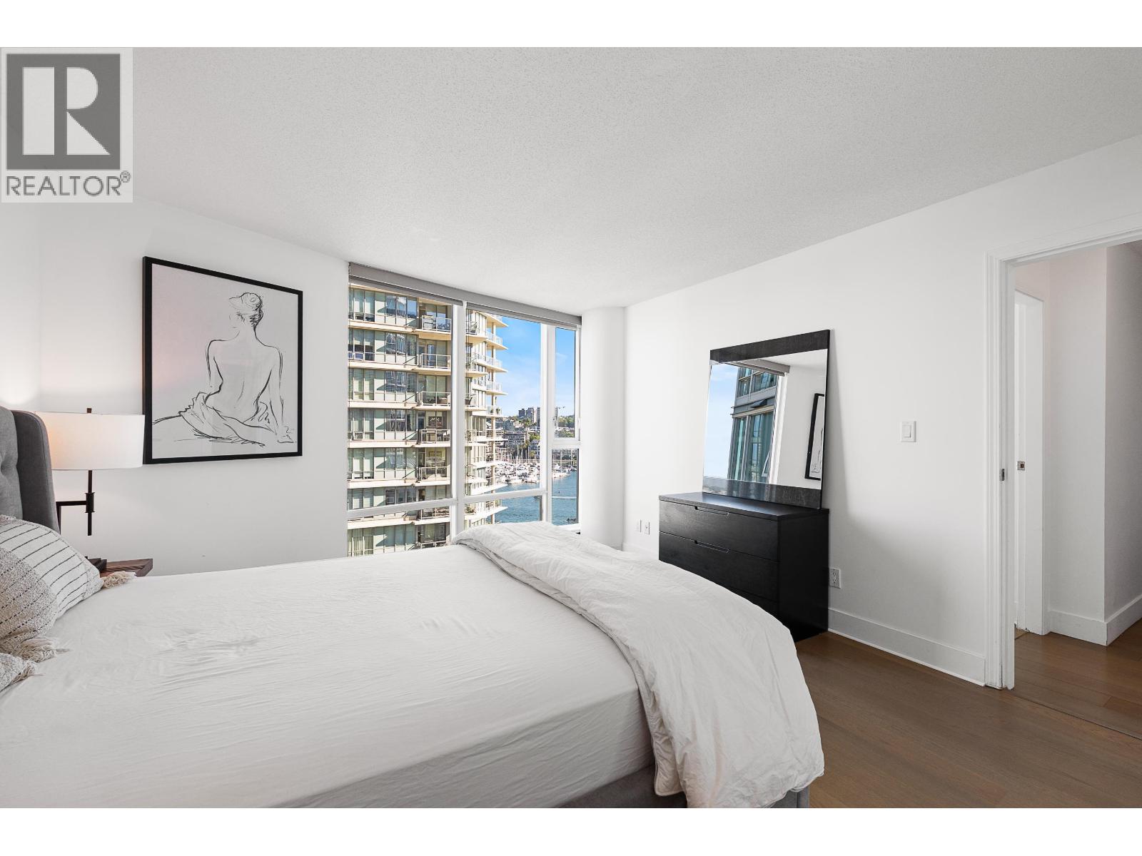 1202 1383 Marinaside Crescent Property Photo 13