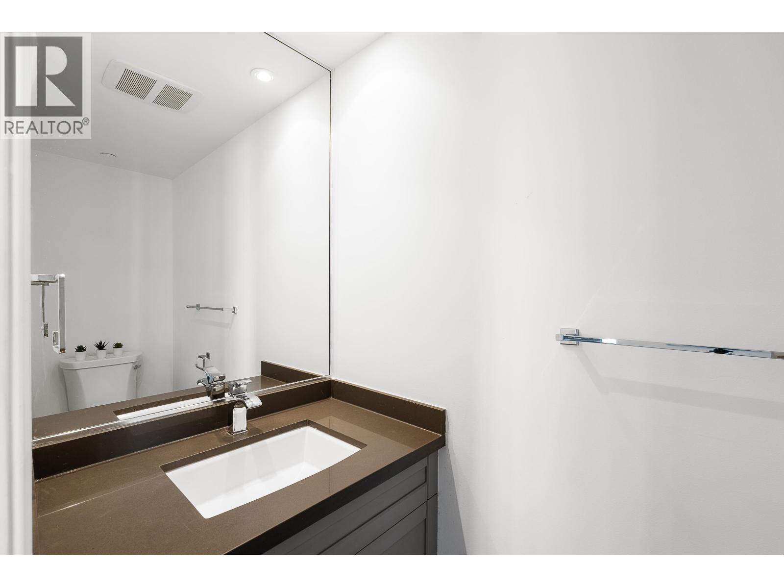 1202 1383 Marinaside Crescent Property Photo 21