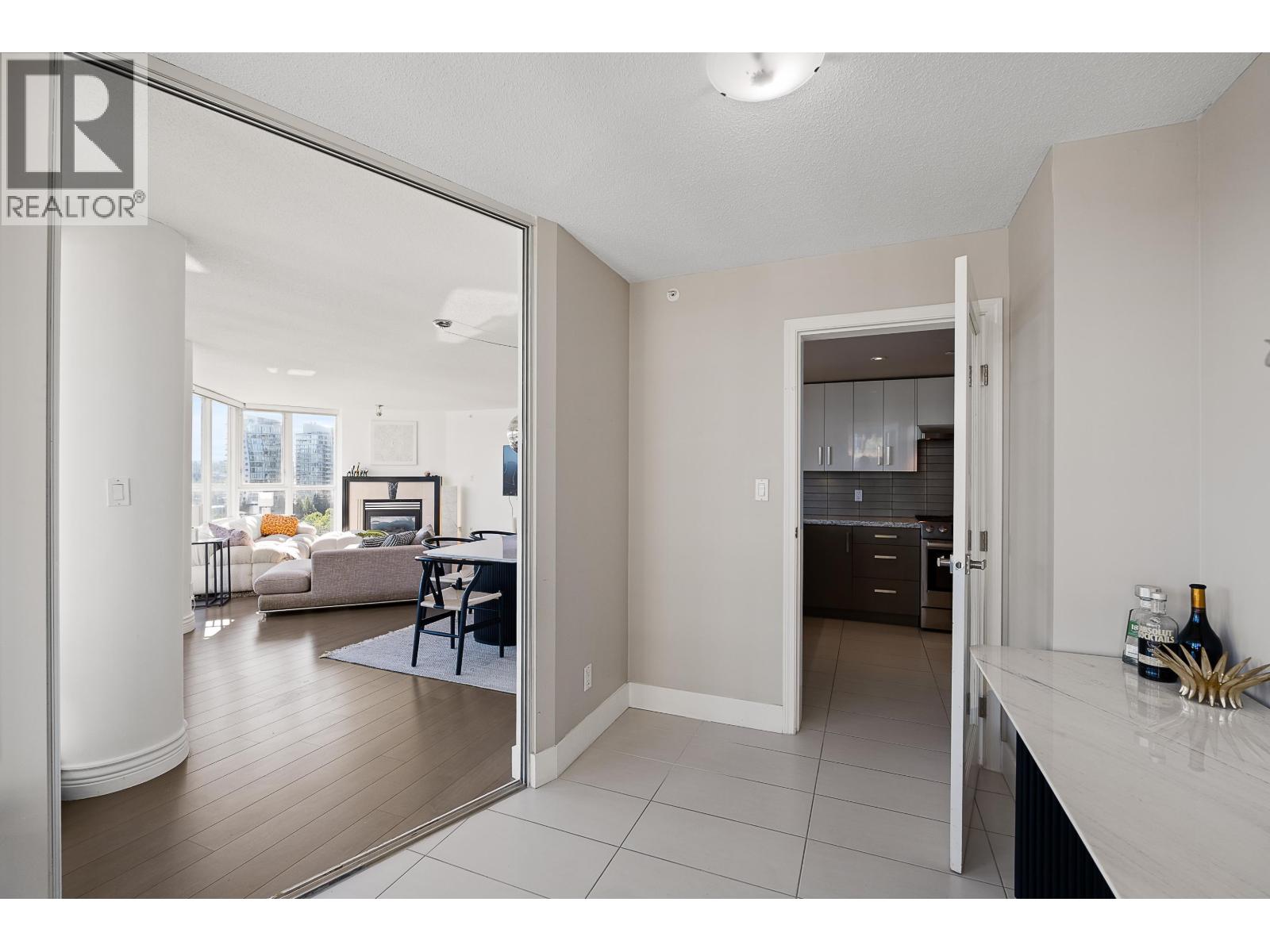 1202 1383 Marinaside Crescent Property Photo 23