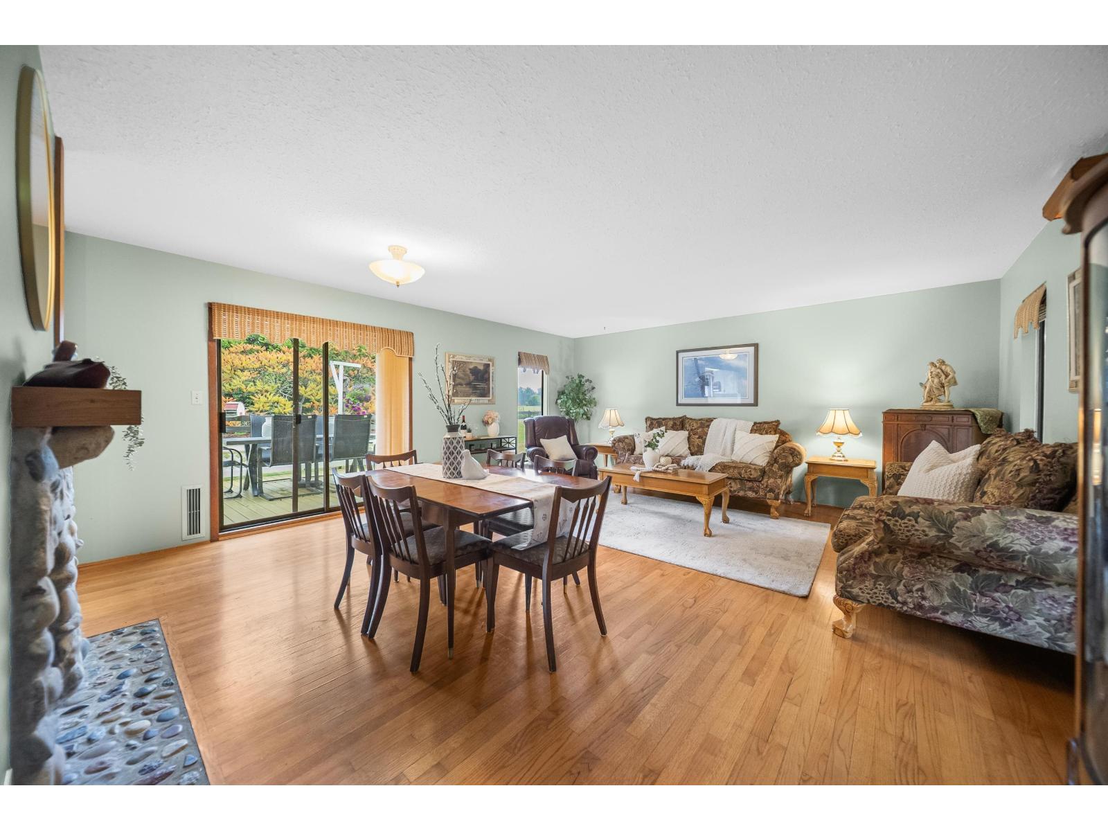1240 224 Street Property Photo 9