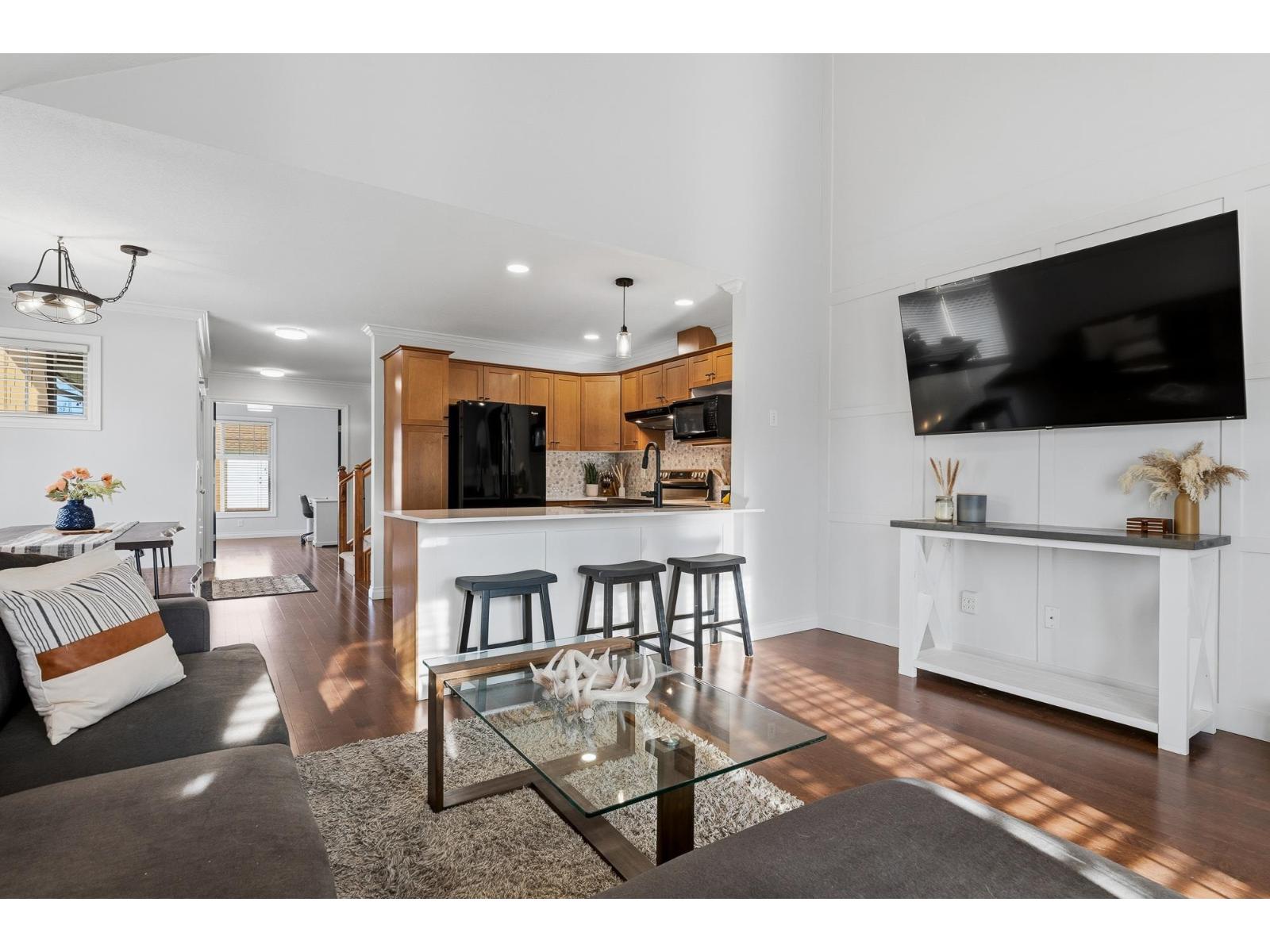 46150 Riverside Drive #4 Property Photo 11
