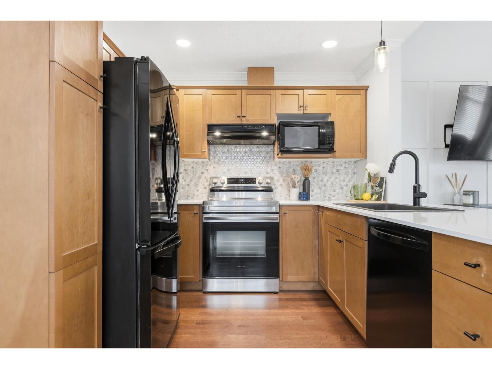 46150 Riverside Drive #4 Property Photo 12