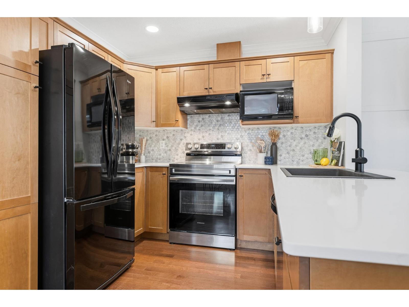 46150 Riverside Drive #4 Property Photo 13