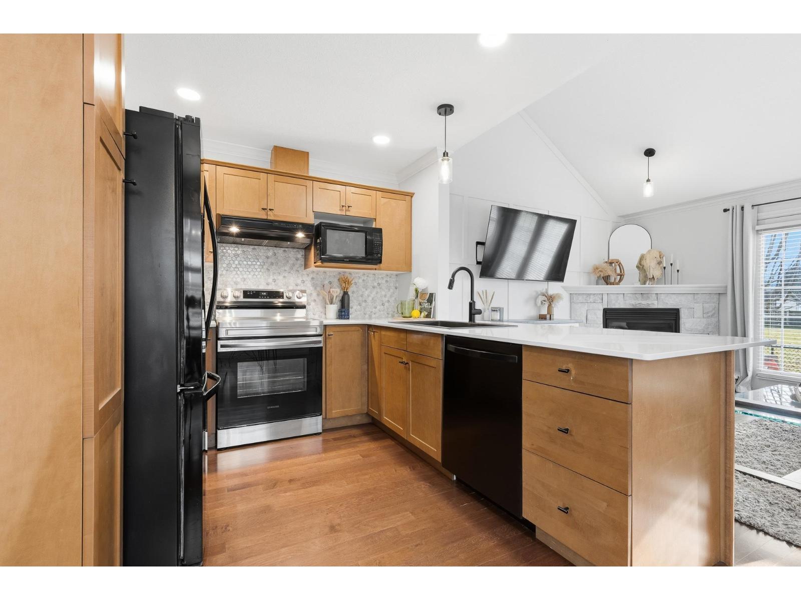 46150 Riverside Drive #4 Property Photo 14