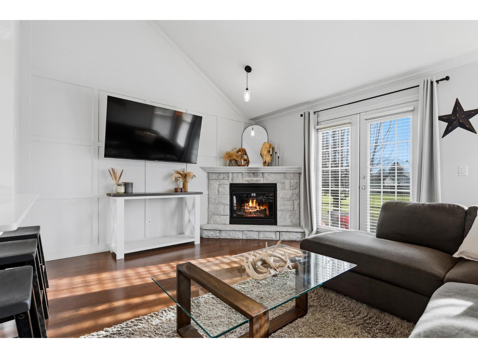 46150 Riverside Drive #4 Property Photo 17
