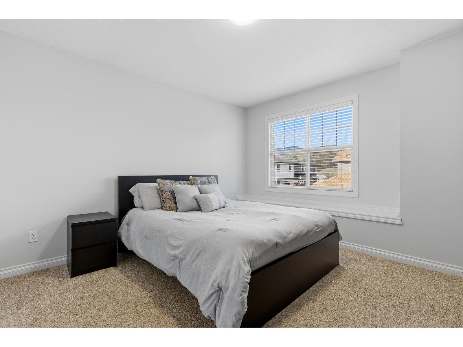 46150 Riverside Drive #4 Property Photo 31