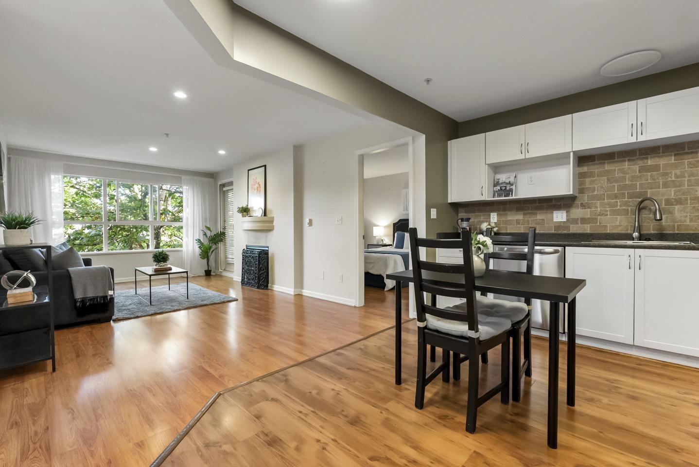 311 10188 155 Street Property Photo 6
