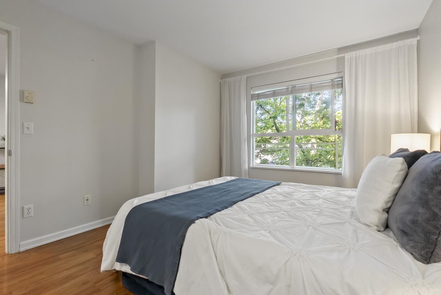 311 10188 155 Street Property Photo 13