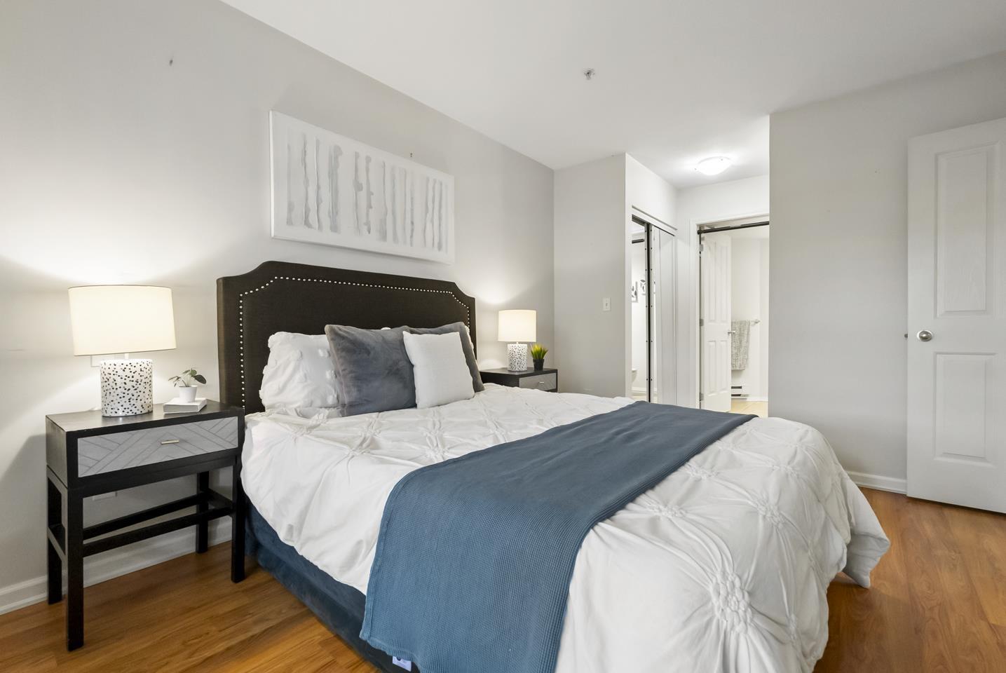 311 10188 155 Street Property Photo 14