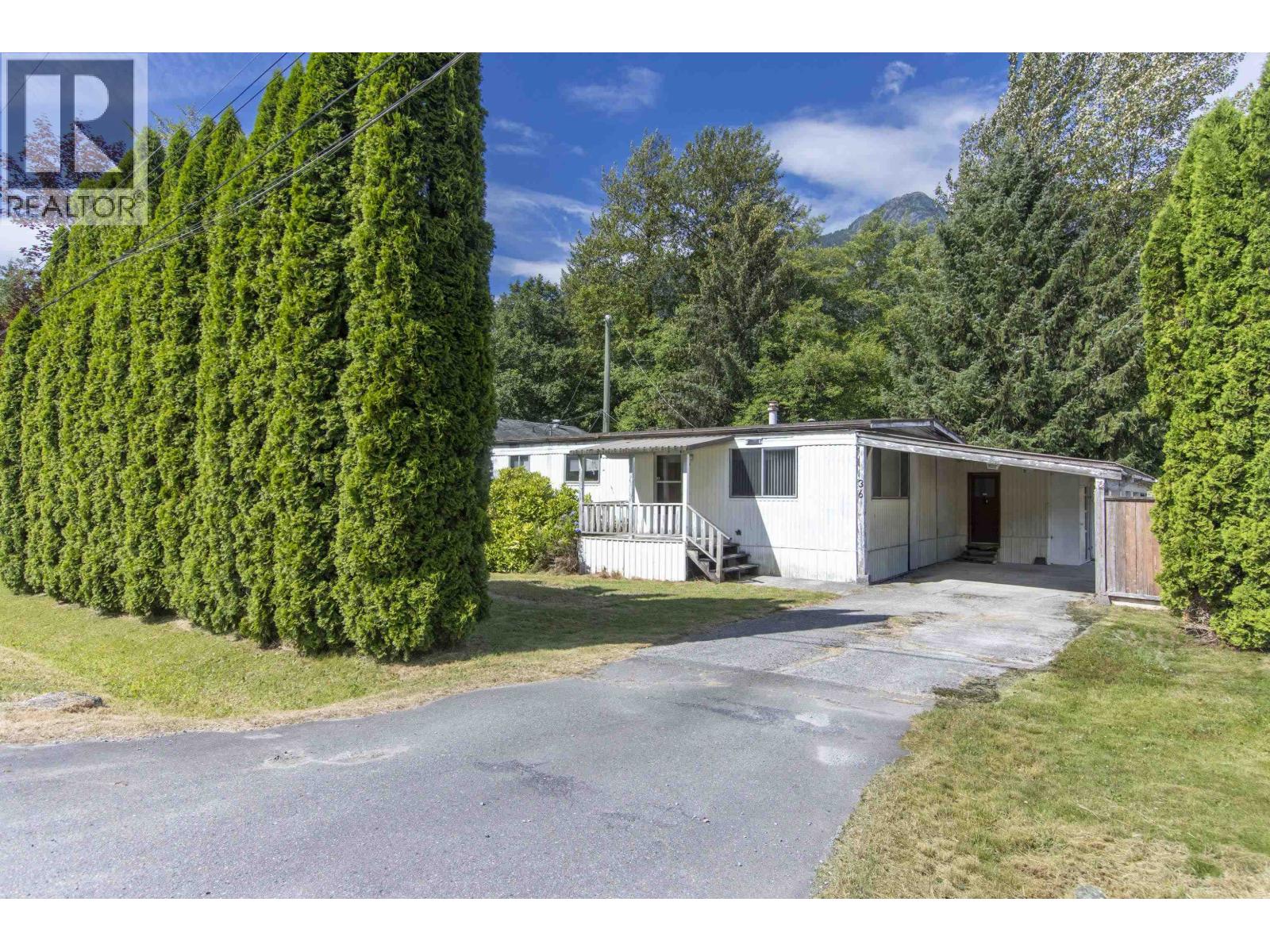 36 Bracken Parkway Property Photo 1