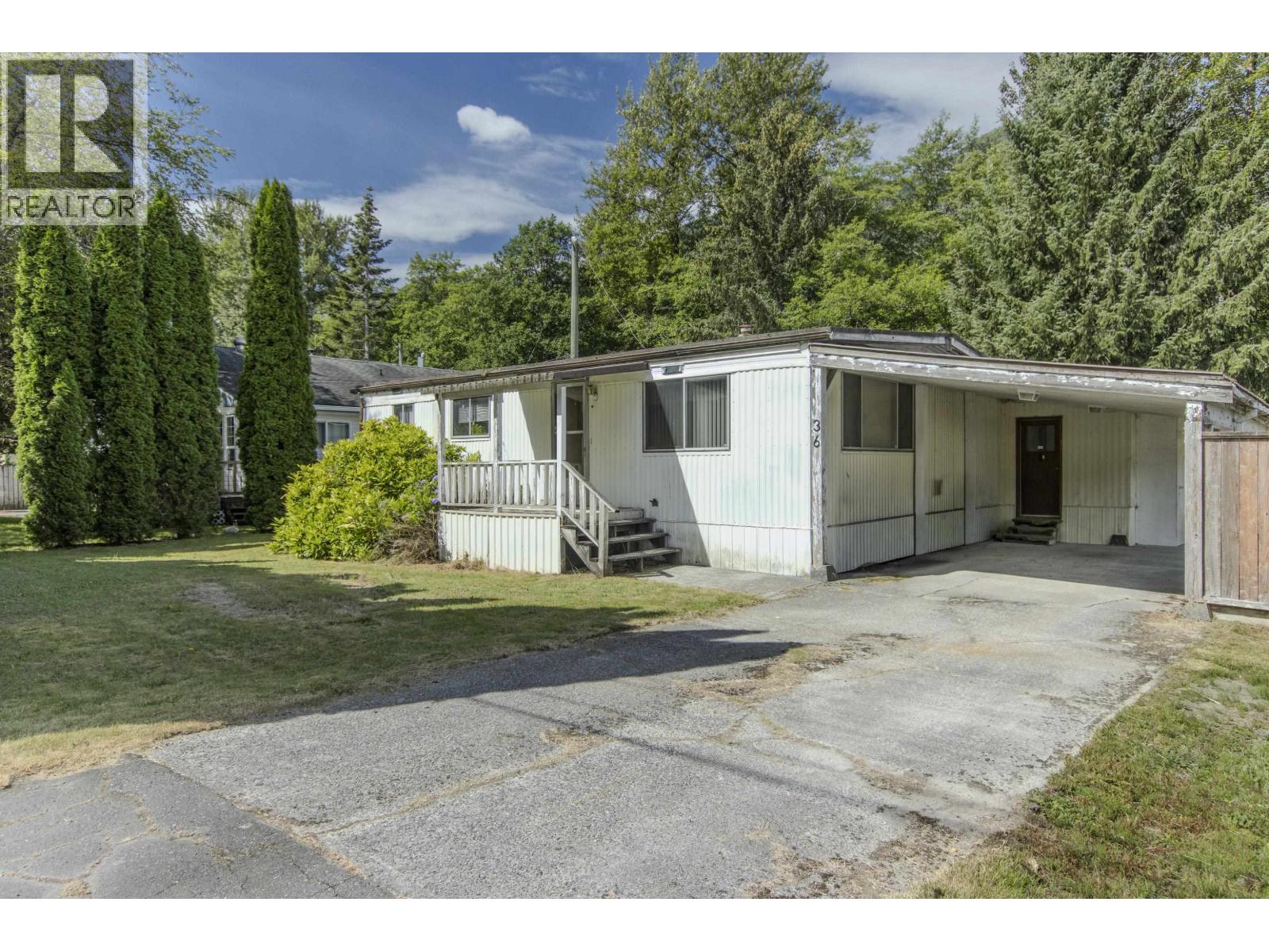 36 Bracken Parkway Property Photo 2
