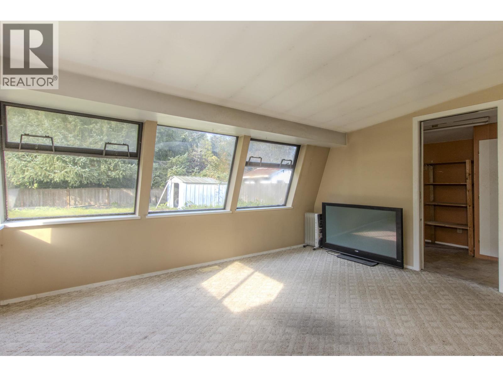 36 Bracken Parkway Property Photo 4