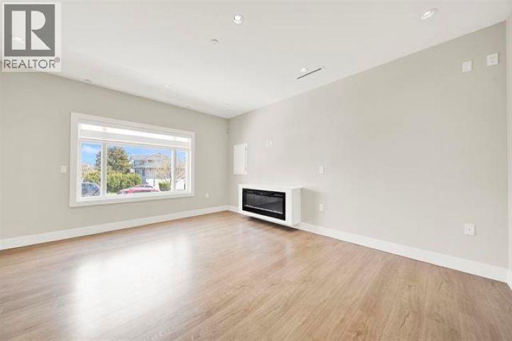 3128 Kings Avenue Property Photo 5