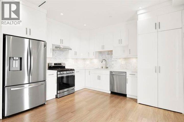 3128 Kings Avenue Property Photo 6