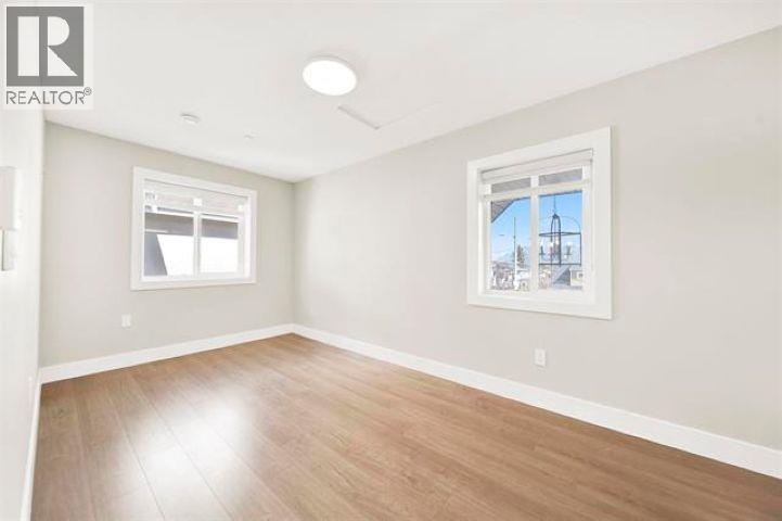 3128 Kings Avenue Property Photo 9