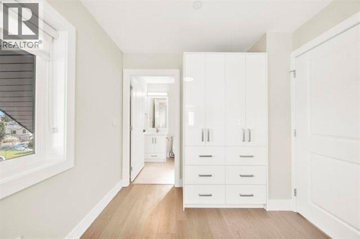 3128 Kings Avenue Property Photo 14