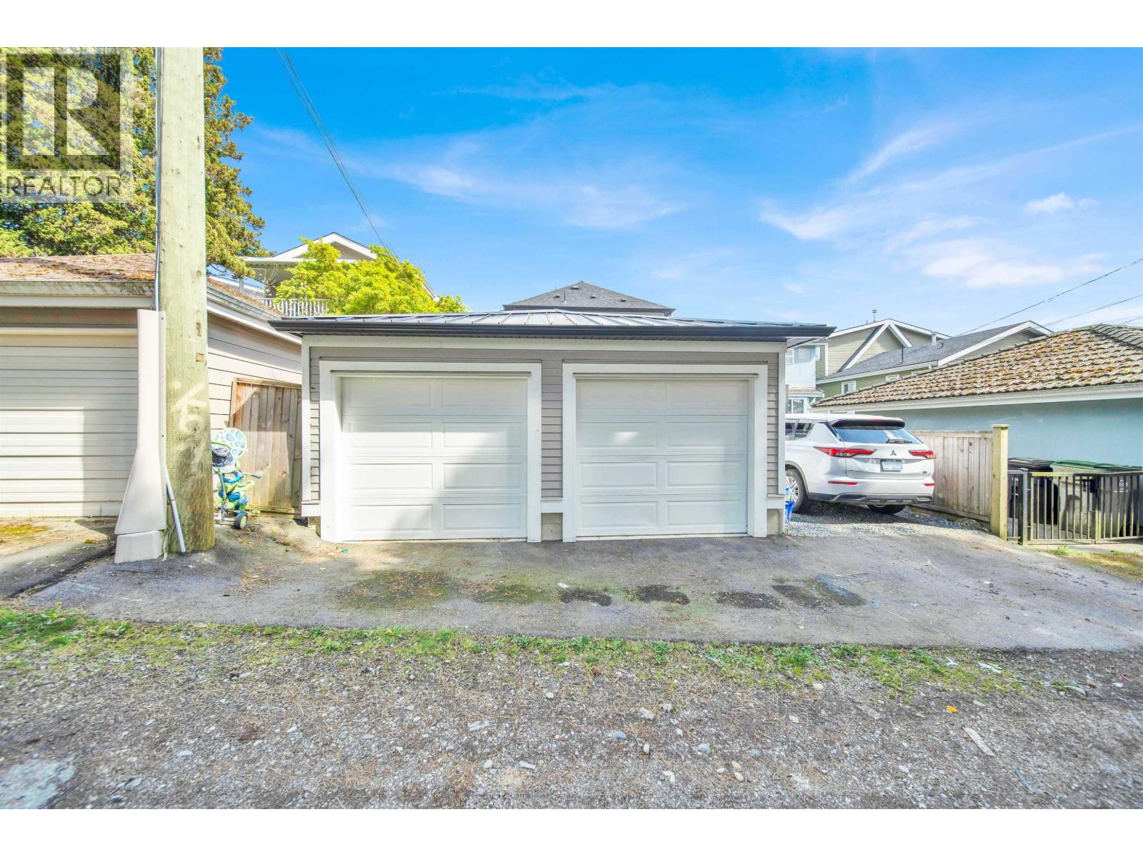 3128 Kings Avenue Property Photo 24
