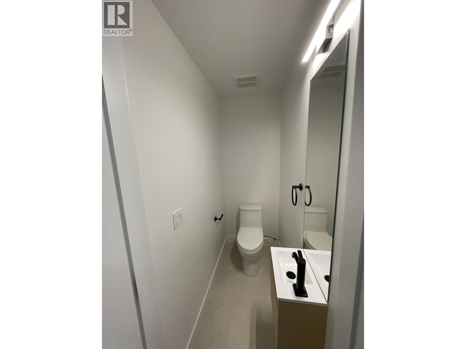 Th22 8899 Spires Road Property Photo 8
