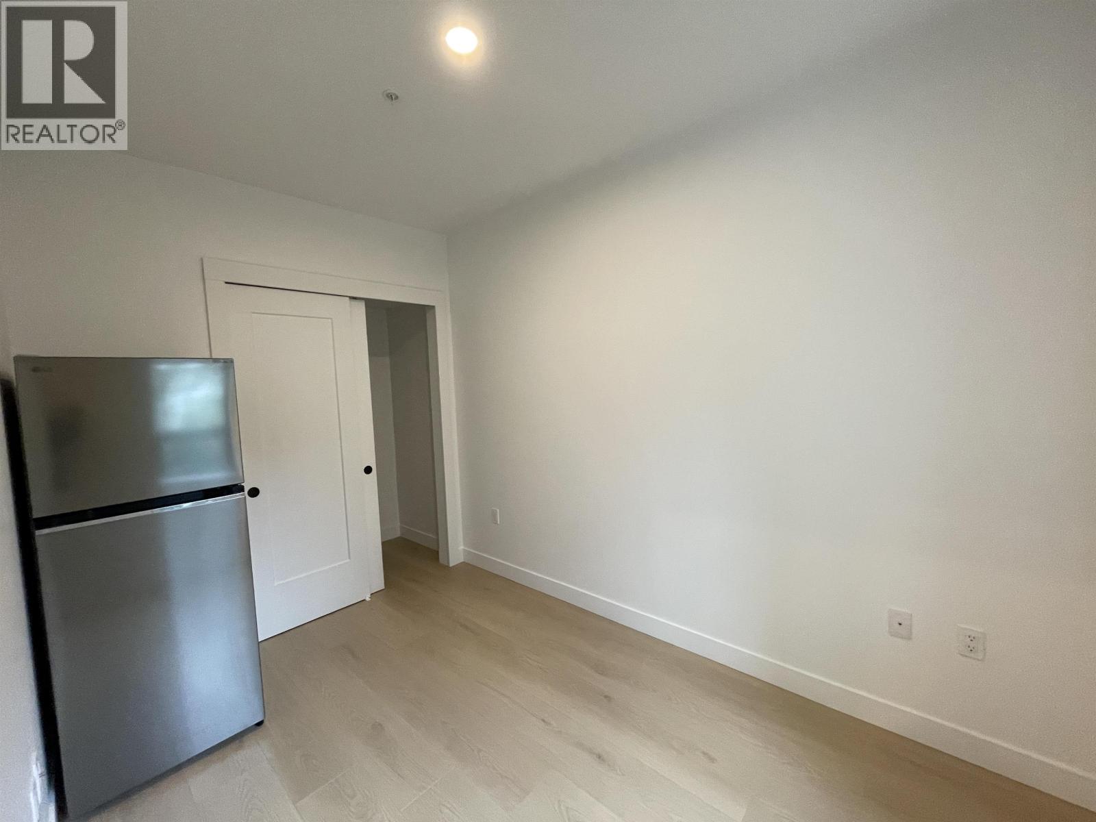 Th22 8899 Spires Road Property Photo 9